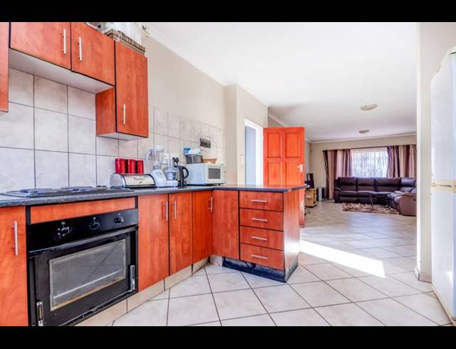 3 BEDROOM HOUSE FOR SALE IN AMANDASIG